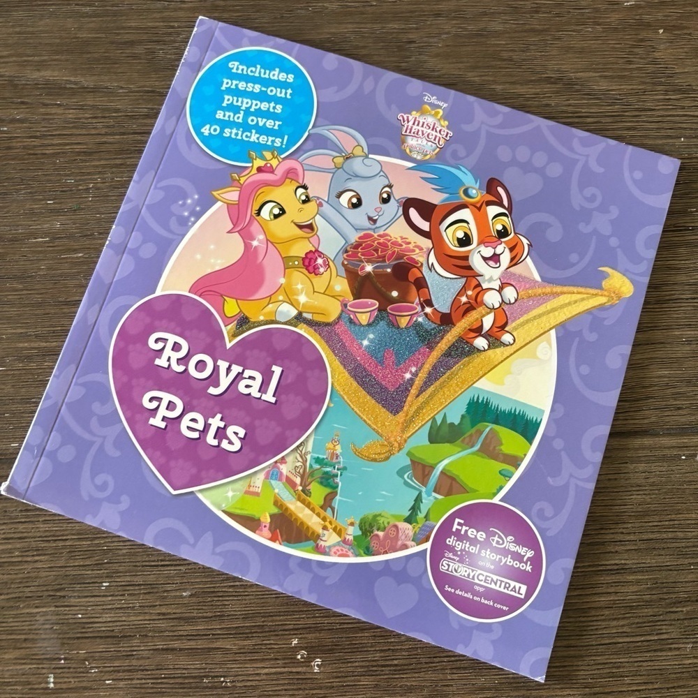 Disney Junior Royal Pets paperback book